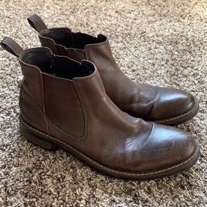 Brown Chelsea boots